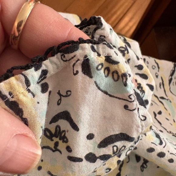 JH Collectibles Abstract Print Blouse - Black and Cream - Picture 2 of 4